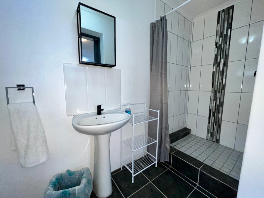 To Let 2 Bedroom Property for Rent in Beacon Bay Eastern Cape